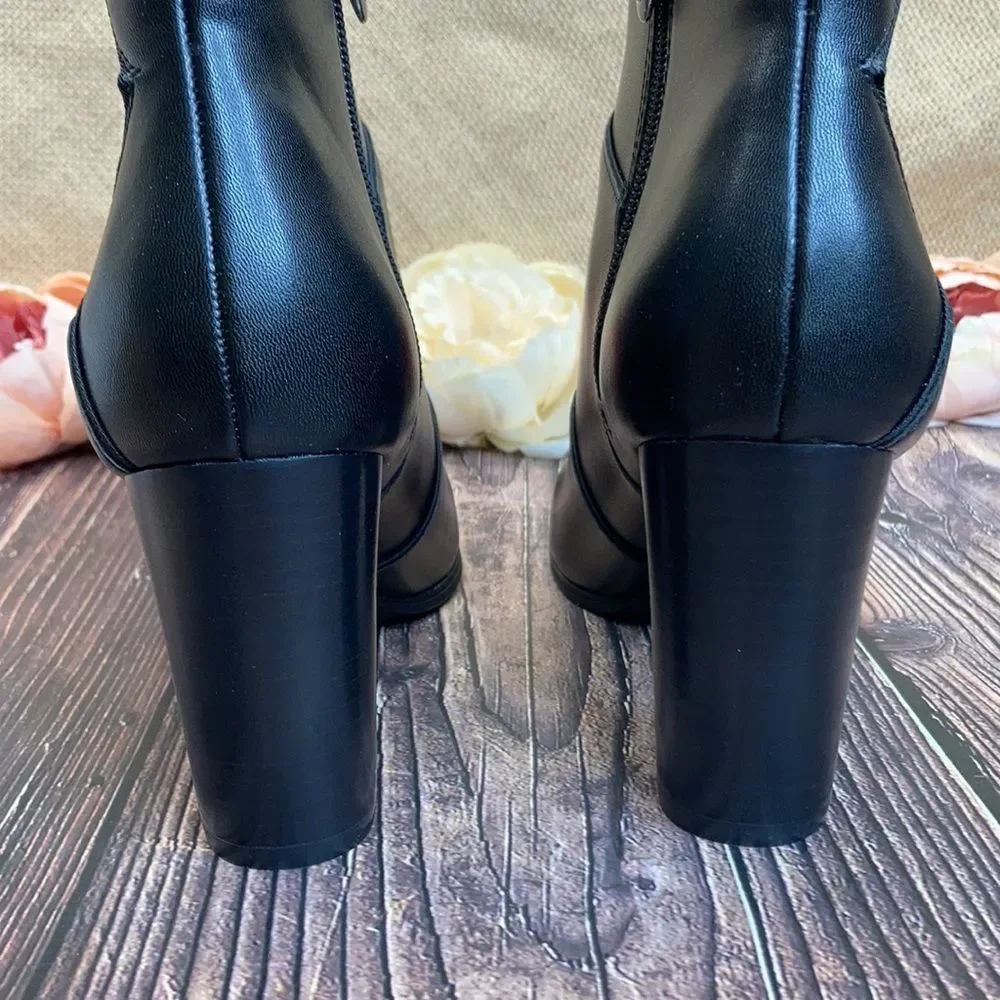 Adrienne Vittadini Black Trella Booties 8M - Picture 5 of 8